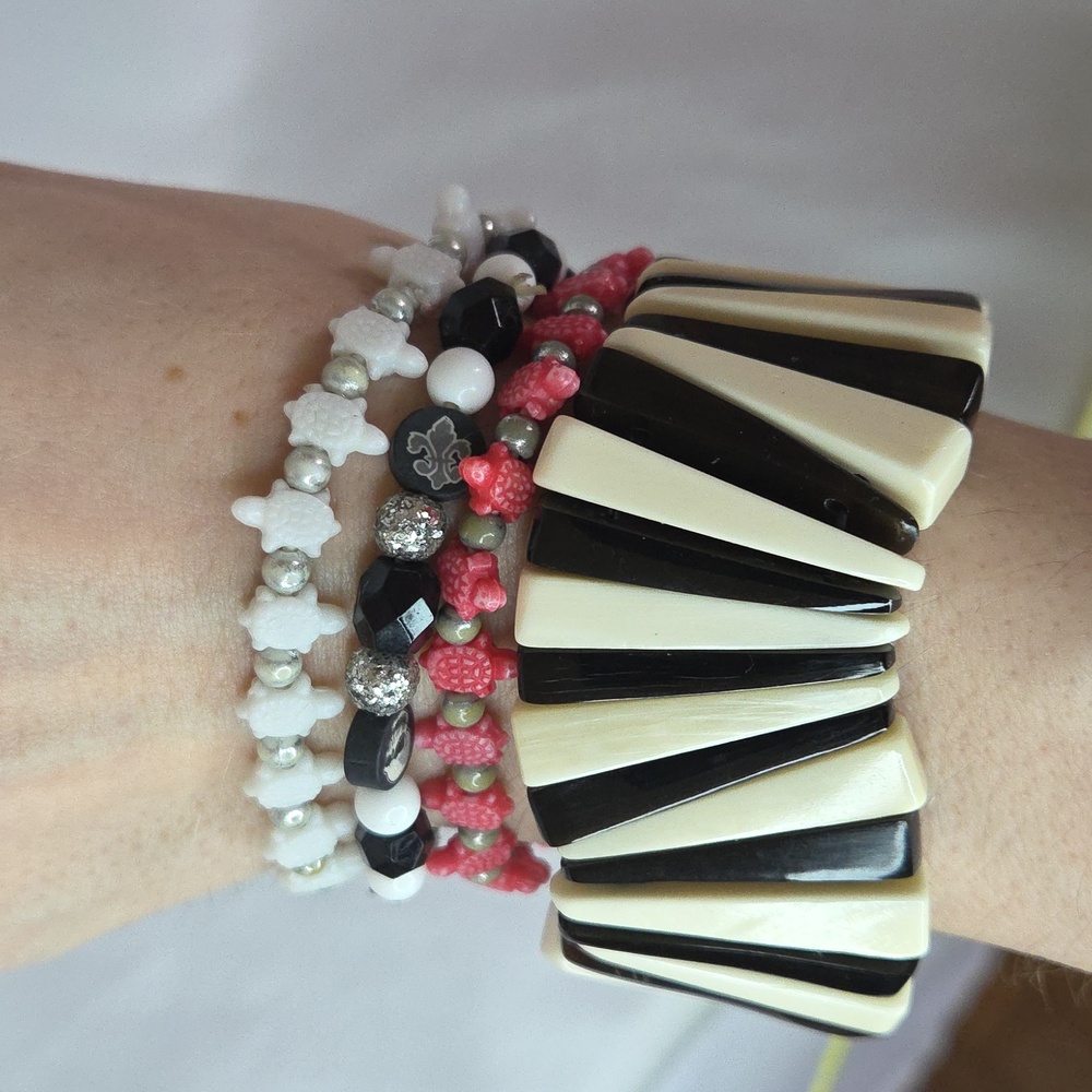 Bracelets Bundle Turtles Skull Geometric Elastic Beaded Fashion Jewelry 2010s